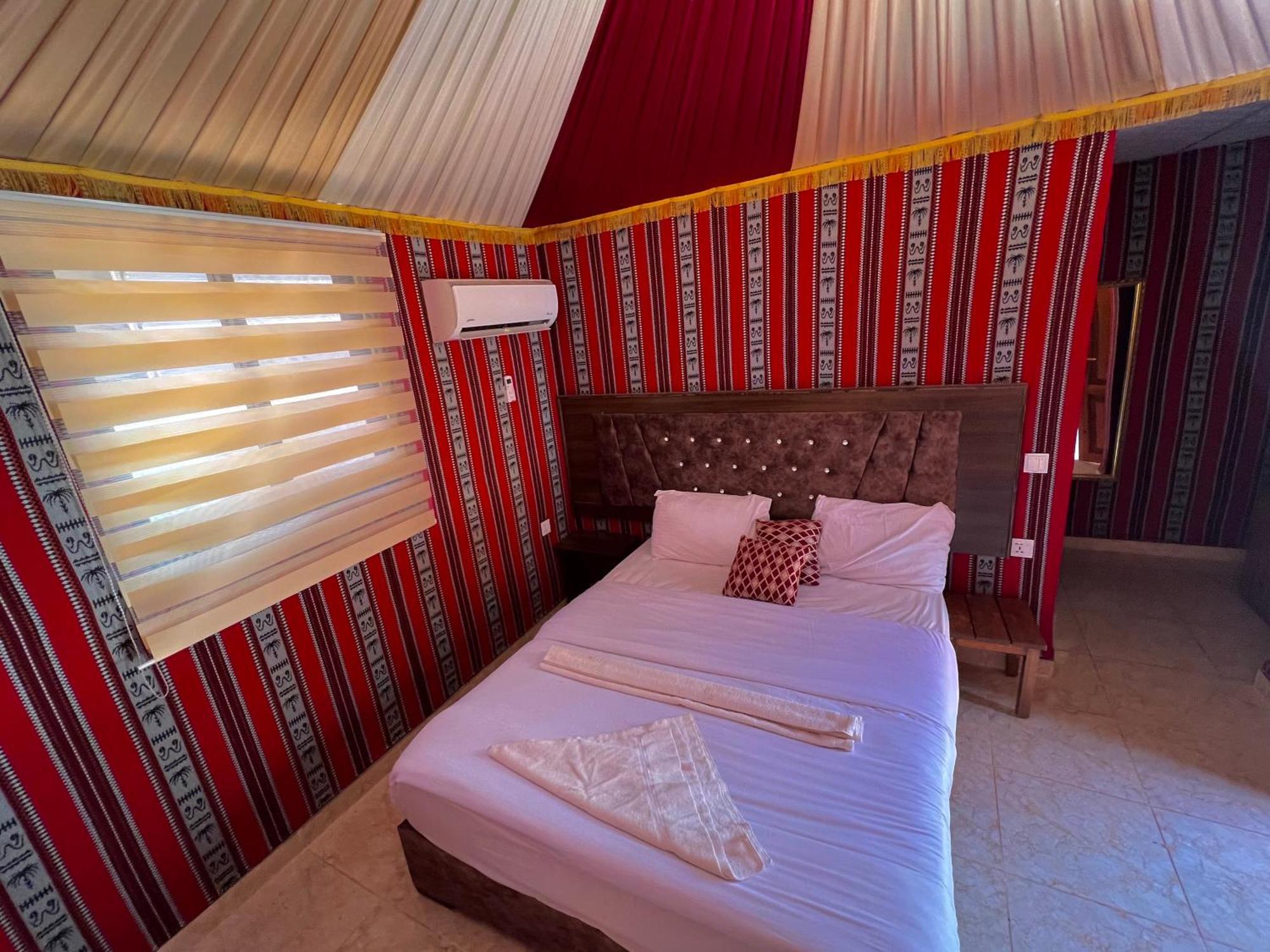 Angelina Wadi Rum Camp Bagian luar foto